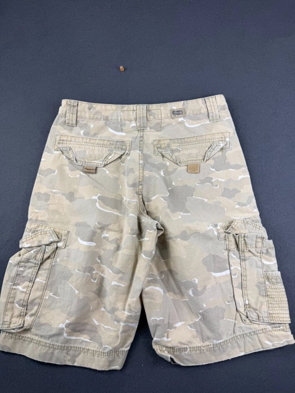 VTG Y2K Levi's Strauss & Co. Mens Beige Cargo Shorts Camouflage Baggy Retro 30